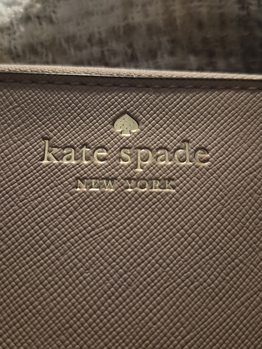 kate spade blush pink wallet with gold logo - Picture 2 of 4